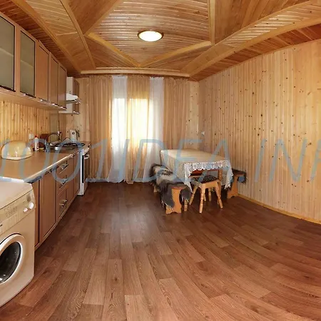 Medova Hata Mykulychyn