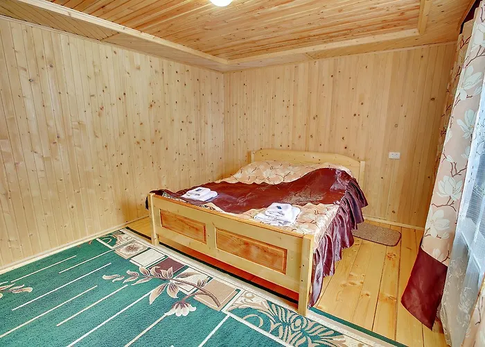 Medova Hata Tatil Evi Mykulychyn